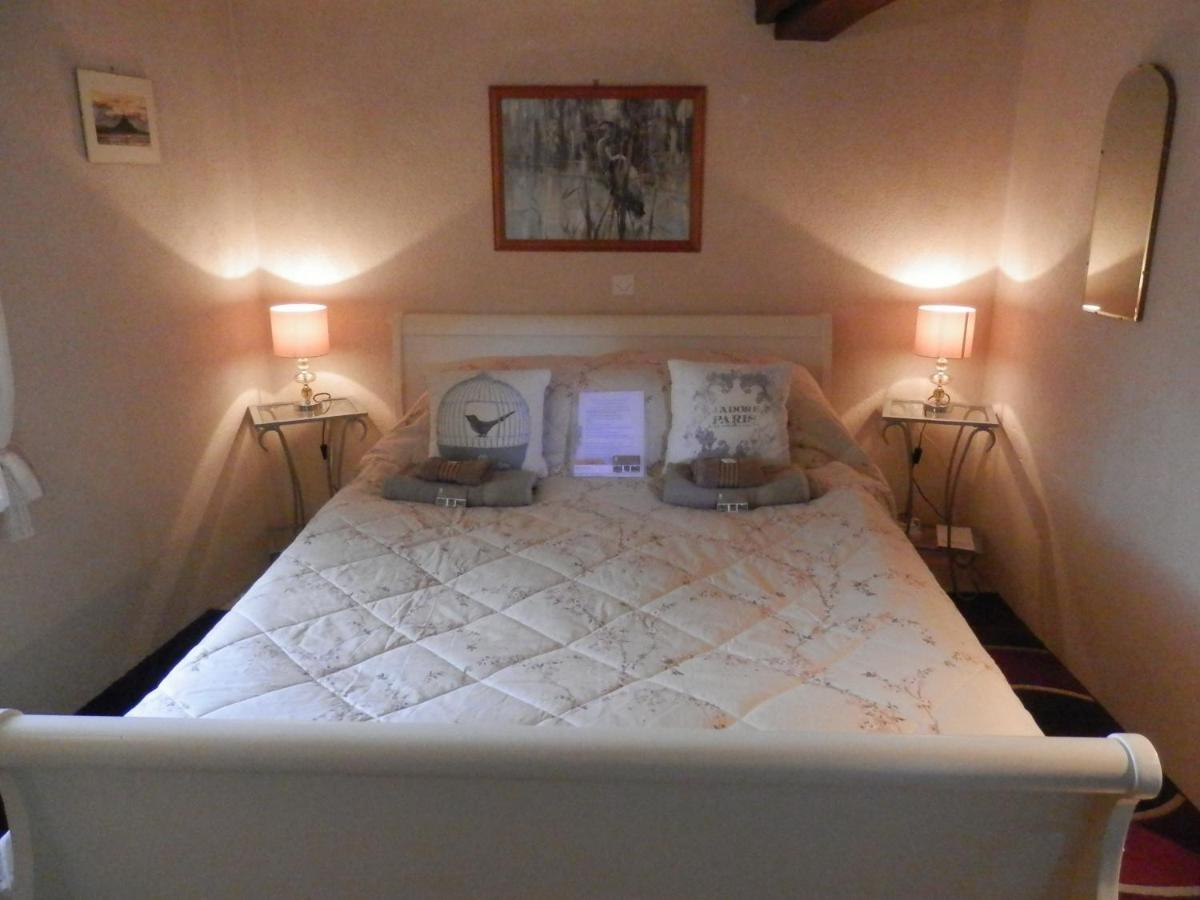 La Petite Cretouffiere - Naturiste Accommodation - Adult Only Colombiers-du-Plessis ภายนอก รูปภาพ